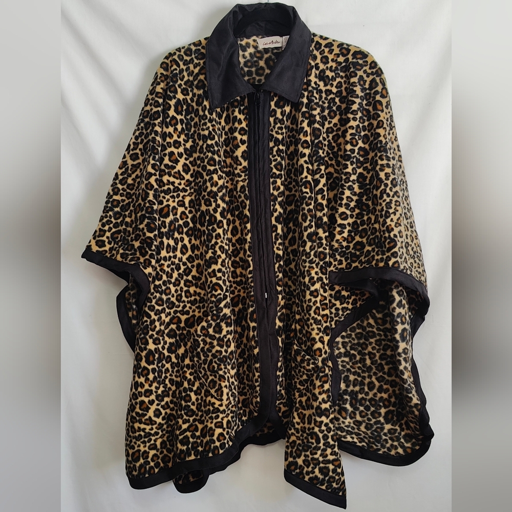 Le Moda - Leopard Print - Collared Cape Poncho - One Size